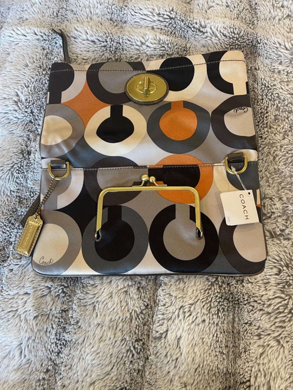 COACH AMANDA FOLDOVER CLUTCH WITH UNBRANDED CHAIN - Picture 8 of 12